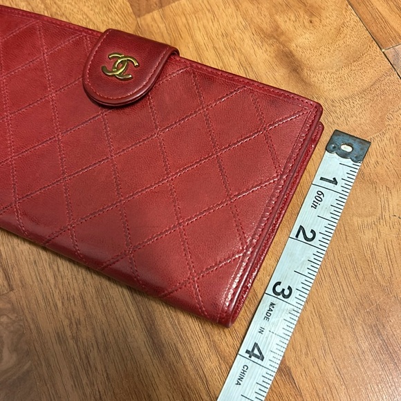 Authentic Chanel Calfskin Diamond Pattern Long Wallet - Picture 3 of 16